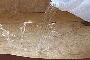 望江漏水维修 免砸砖防水材料该如何施工